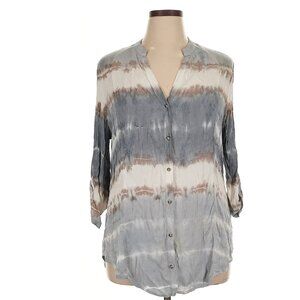 XCVI Size XL 3/4 sleeve Grey, beige and white button down blouse